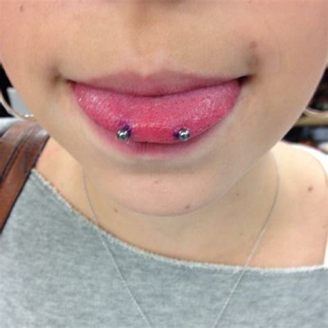 Snake Eyes Piercing [50 Ideas]: Pain Level, Healing。